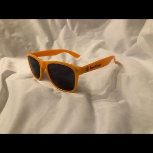 Venuve clicquot sunglasses